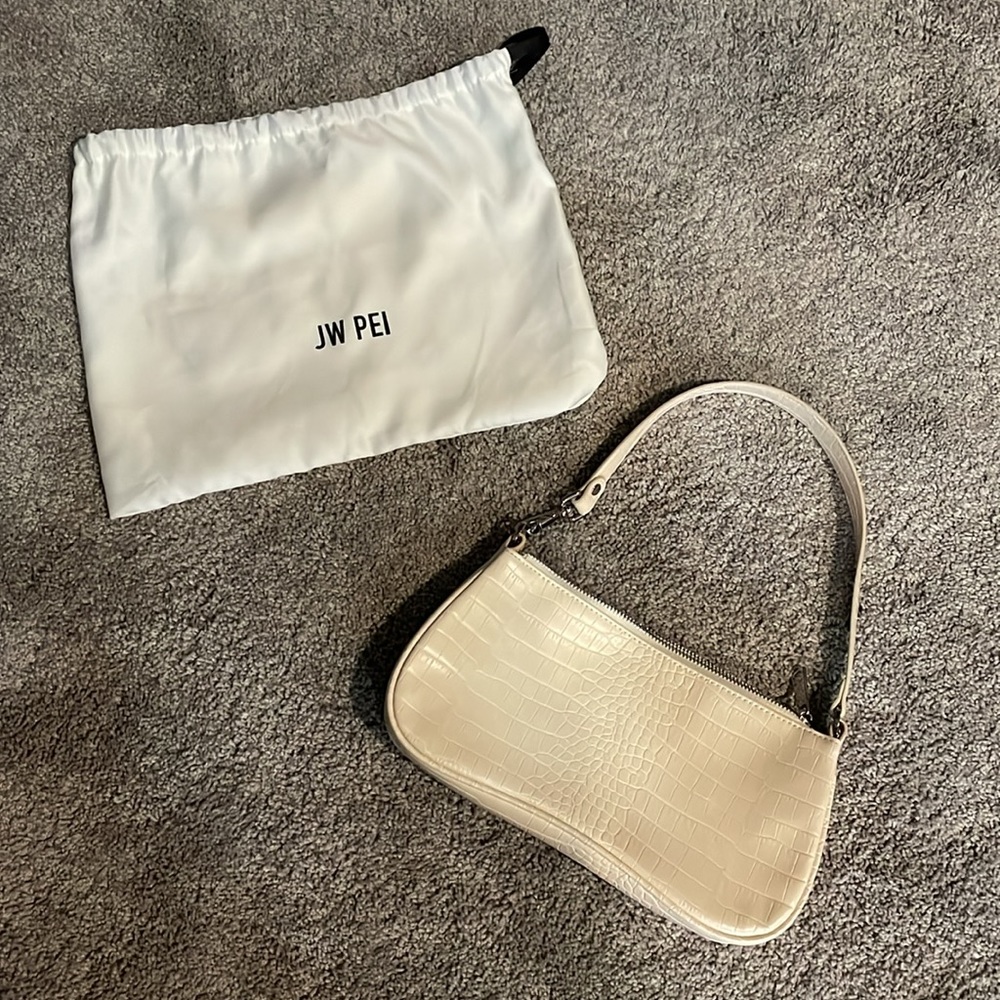 JW PEI saddle bag in cream